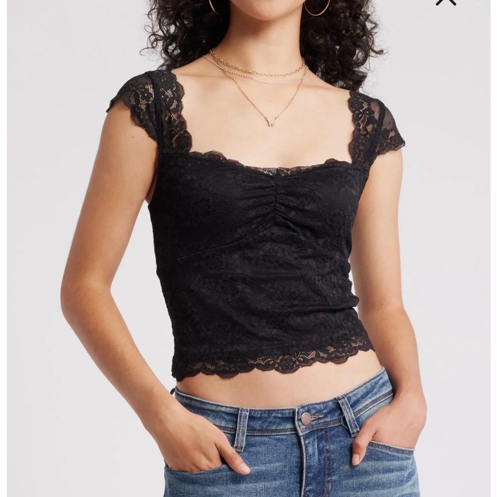 I.n.c. International 
Cap Sleeve Lace Crop Top